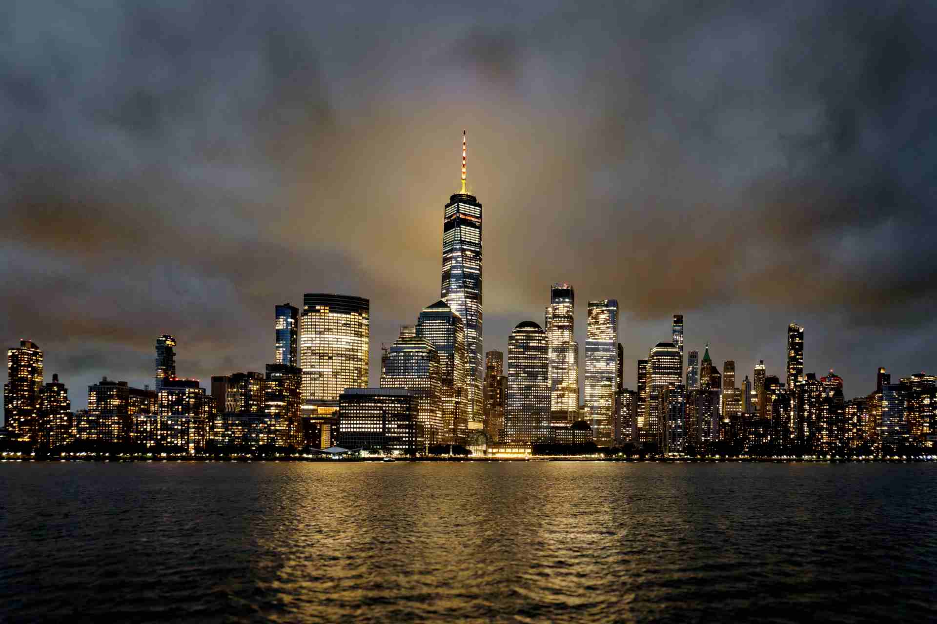 Manhattan by night (New York City)
